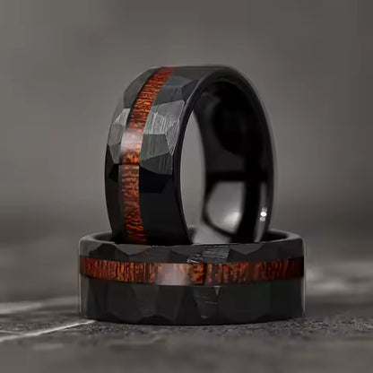 Bague Tungstène Noir Martelé 8mm avec Incrustation Bois Koa - Unisexe, Bijou Mariage & Cadeau