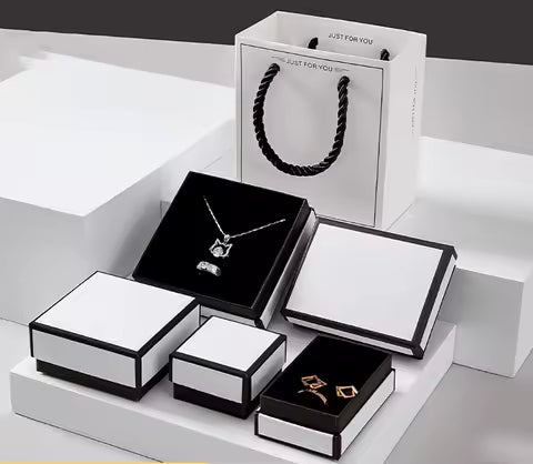 Petite Boîte d'Emballage Parfumée pour Bijoux : Idéale pour Boucles d'Oreilles, Bagues, Bracelets et Colliers