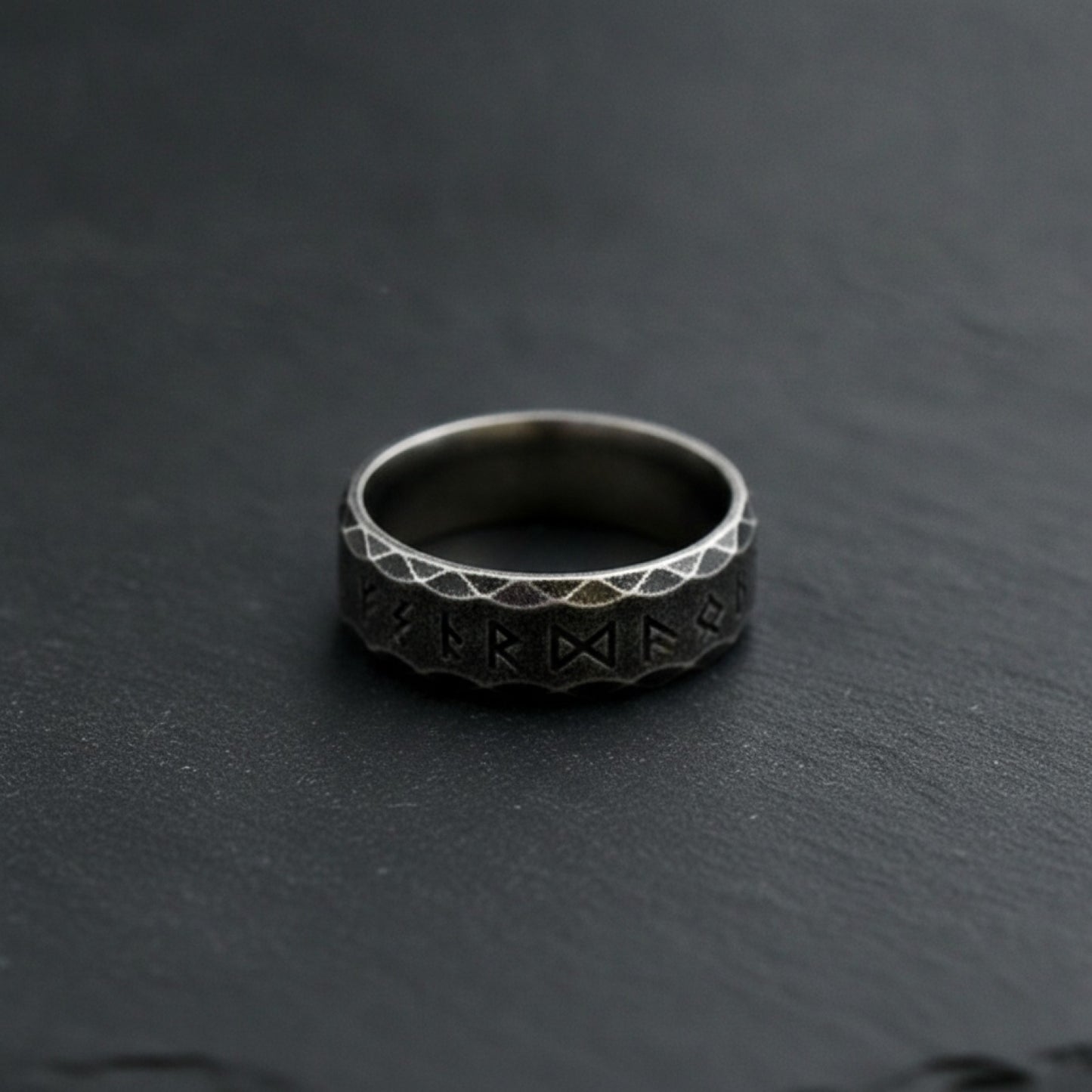 Bague Viking Nordique Rétro en Acier Inoxydable 316L - Amulette Odin pour Hommes et Femmes