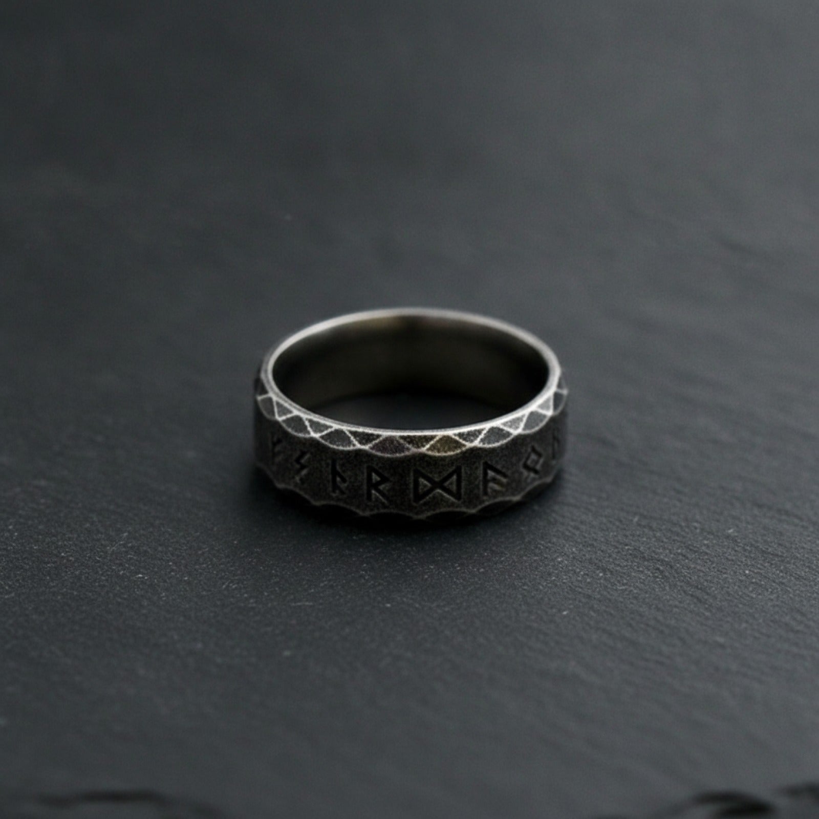 Bague Viking Nordique Rétro en Acier Inoxydable 316L - Amulette Odin pour Hommes et Femmes