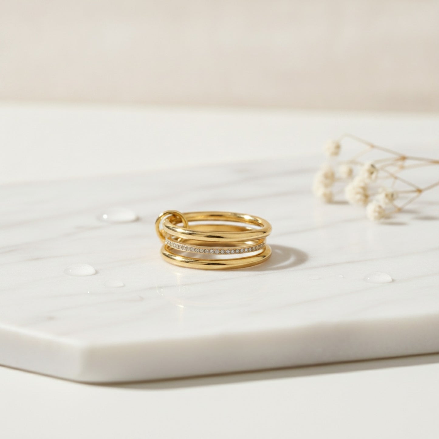 Bague en Acier Inoxydable Étanche avec Strass - Bijou Tendance pour Femme et Fille