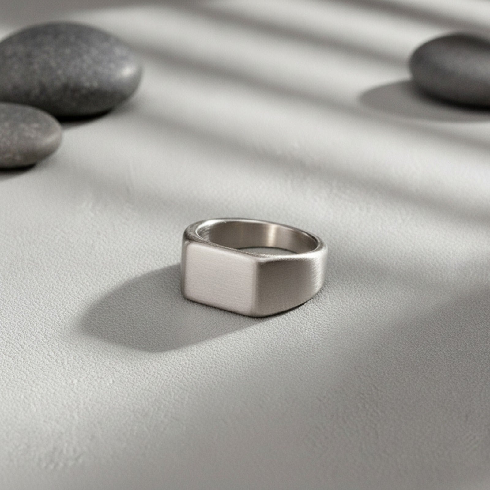 Bague Unisexe Rectangulaire en Acier Titane - Style Minimaliste et Tendance