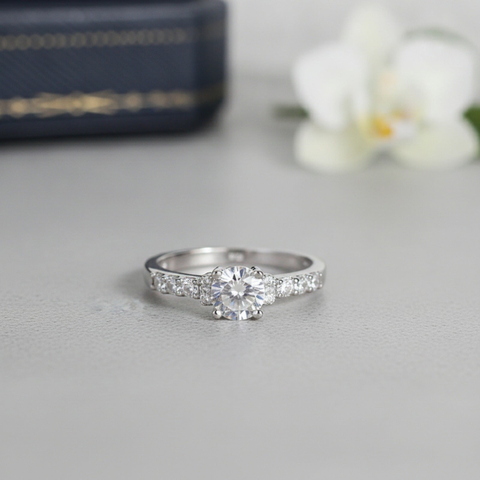 Bague Classique Plaqué Argent 925 pour Femme avec Zircon Brillant - Bijou Tendance