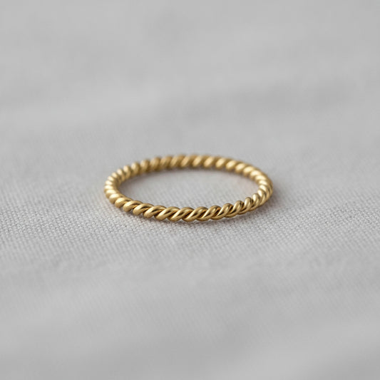 Bague Torsadée en Acier Inoxydable - Style Minimaliste Empilable pour Femme