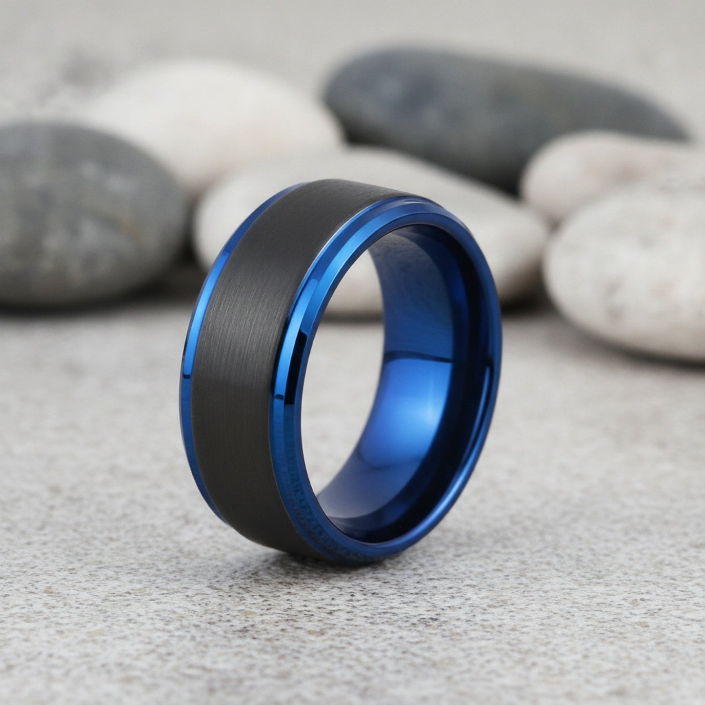 Bague Titane Noir Brossé 8mm avec Bord Bleu - Style Moderne pour Homme et Femme