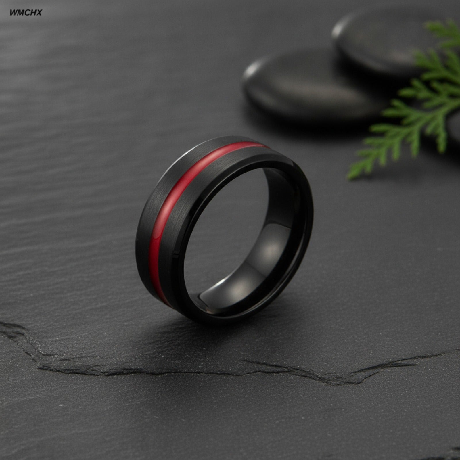 Bague Homme Acier Inoxydable Noir Brossé 8mm - Rainure Rouge & Bord Biseauté
