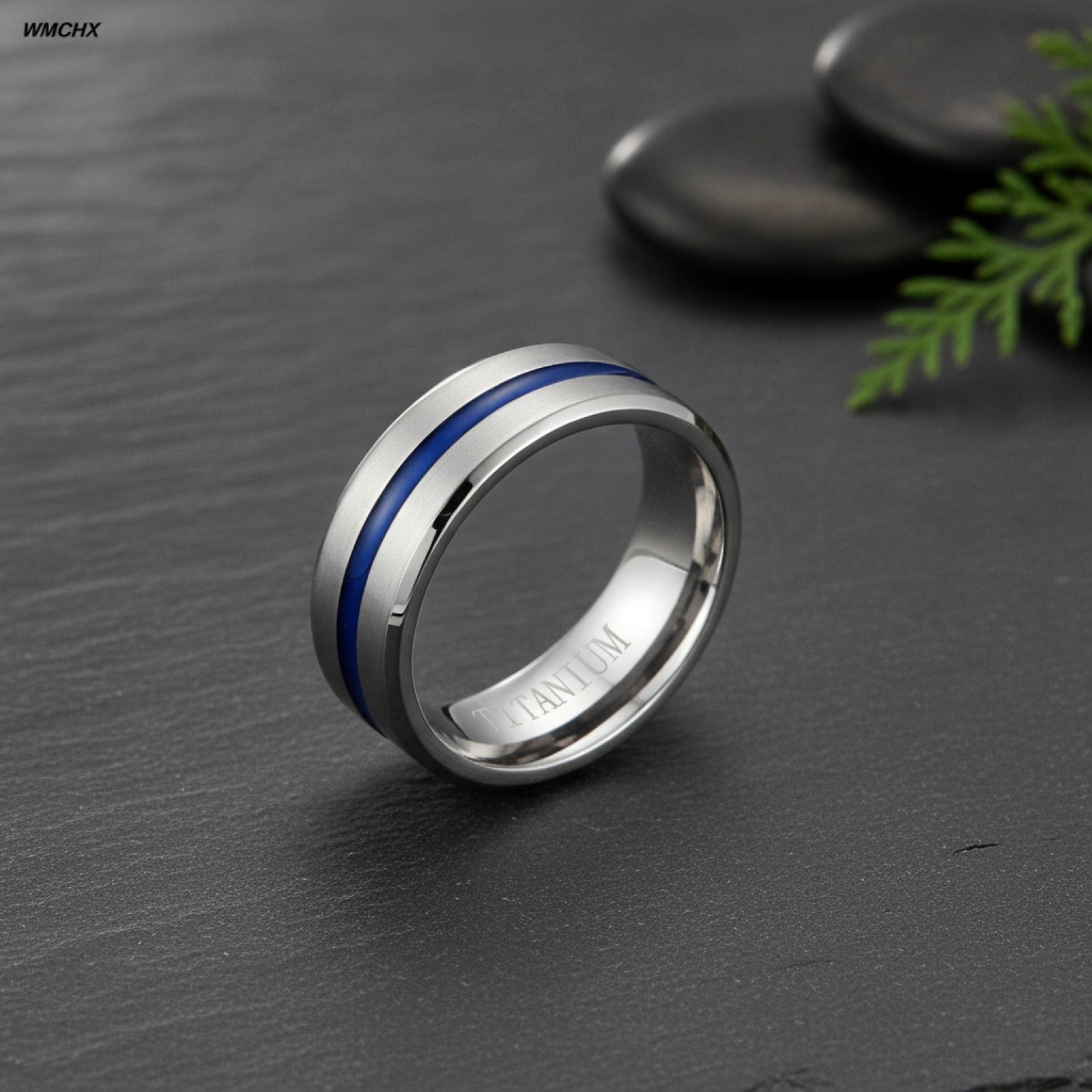 Bague Homme Acier Inoxydable Noir Brossé 8mm - Rainure Rouge & Bord Biseauté