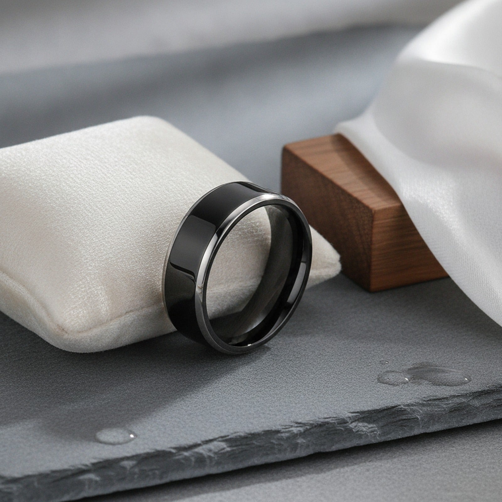 Bague en Titane Noir Poli pour Hommes et Femmes - Alliance Luxe pour Couple