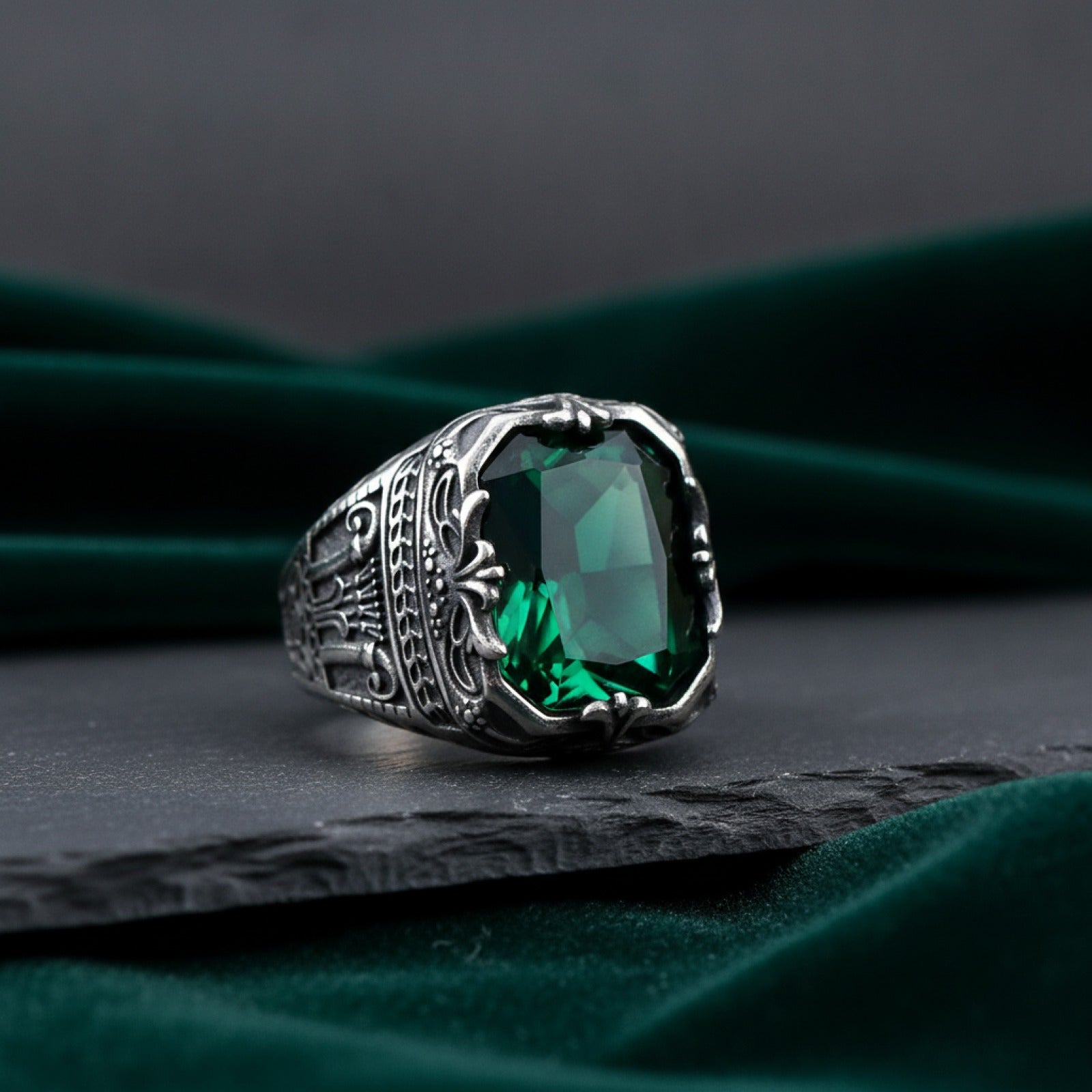 Bague Couronne Homme Acier Inoxydable Zircon Vert Géométrique - Bijou Luxe Anniversaire Mariage
