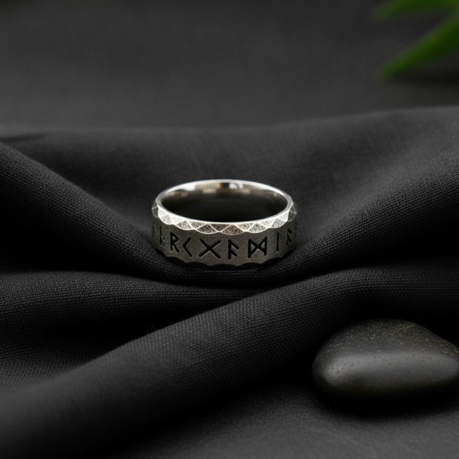 Bague Viking Nordique Rétro en Acier Inoxydable 316L - Amulette Odin pour Hommes et Femmes