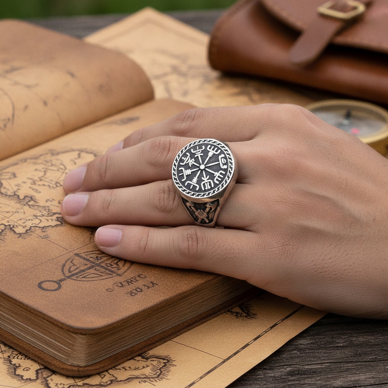 Bague Homme Acier Inoxydable Style Viking Compas & Runes Nordiques