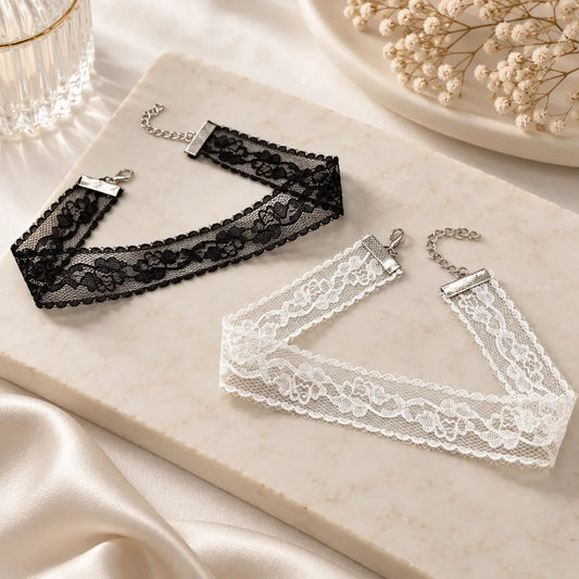 Collier Dentelle Romantique Court